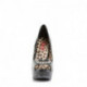 Escarpin plateforme gothique noir vernis à clous métal
