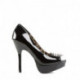 Chaussure plateforme gothique noire vernis à haut talon et clous métal