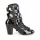 Chaussure gothique noire vernis Demonia femme à chaines et sangles